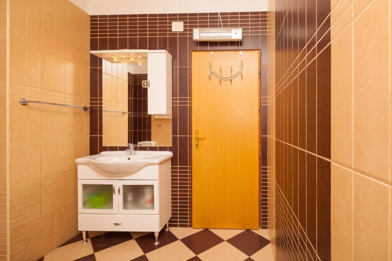Marčana Spacious Apartment With Parking&Garden מראה חיצוני תמונה