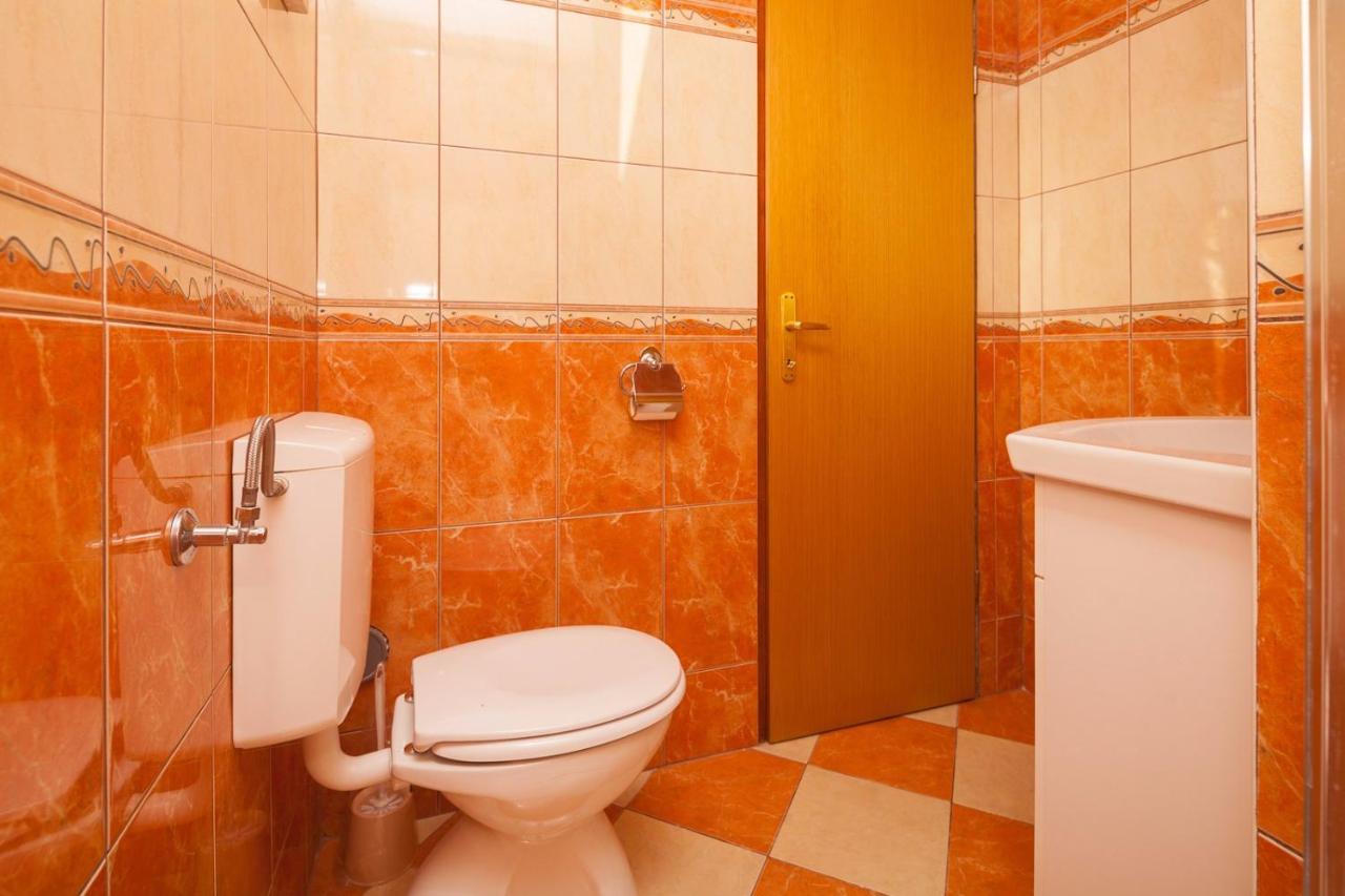 Marčana Spacious Apartment With Parking&Garden מראה חיצוני תמונה